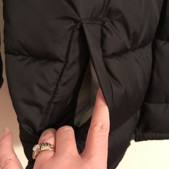 Old Navy Boy's Black/Gray Hooded Colorblock Puffer - Picture 3 of 9